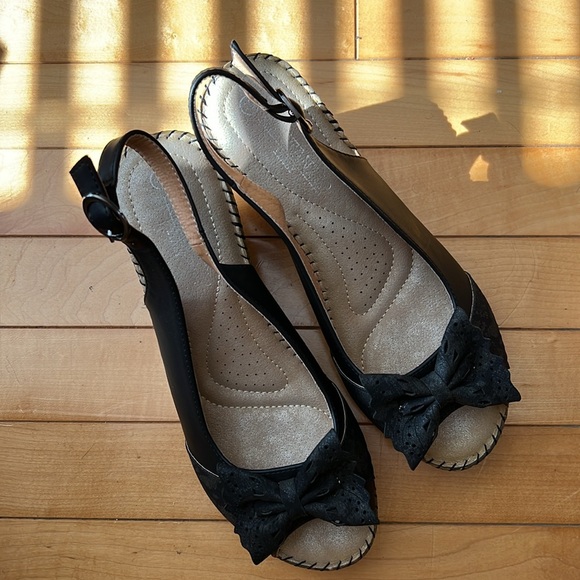 Stefania Italy women’s black wedges - Picture 6 of 7